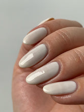 Load image into Gallery viewer, Shimmer Polish - Rich Auntie