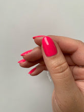 Load image into Gallery viewer, Glitter Polish - Haute Pink
